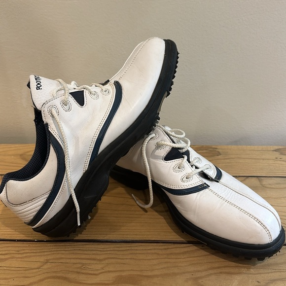 FootJoy Golf Shoes Sz 8.5 Women’s - Picture 2 of 3